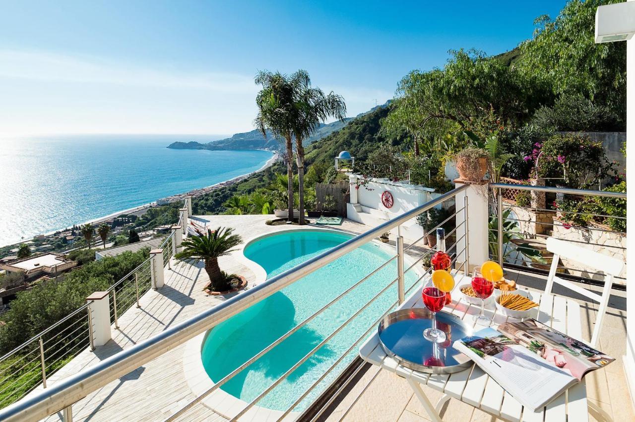 Villa Luce Letojanni Exterior photo