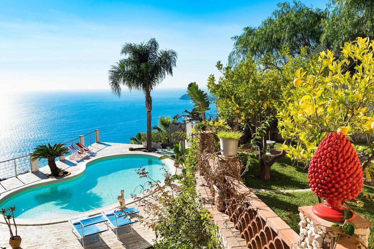 Villa Luce Letojanni Exterior photo