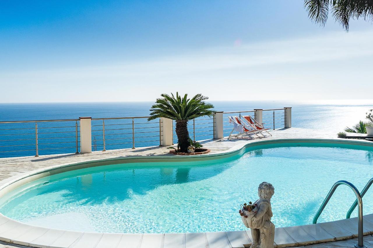 Villa Luce Letojanni Exterior photo