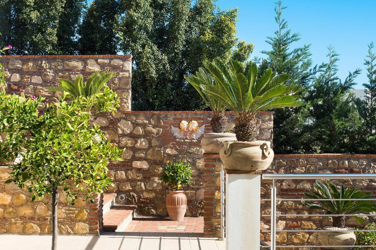 Villa Luce Letojanni Exterior photo
