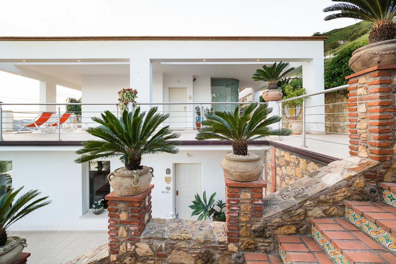 Villa Luce Letojanni Exterior photo