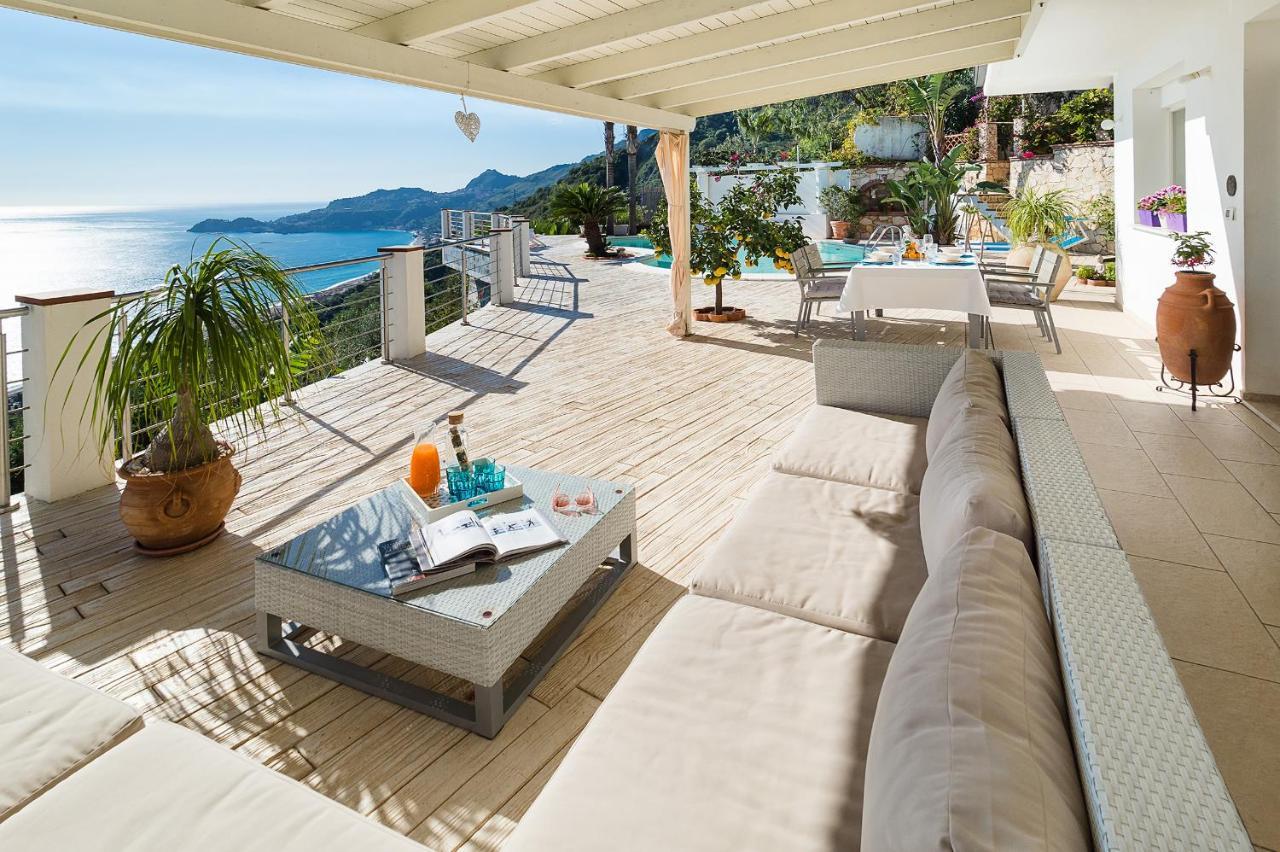 Villa Luce Letojanni Exterior photo